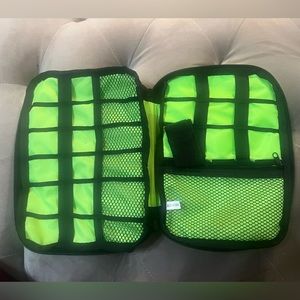 🔌 Tech accessory organizer🔌
For chargers + SD card | multi pocket